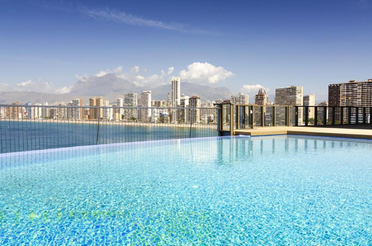 Gemelos Benidorm Luaran gambar